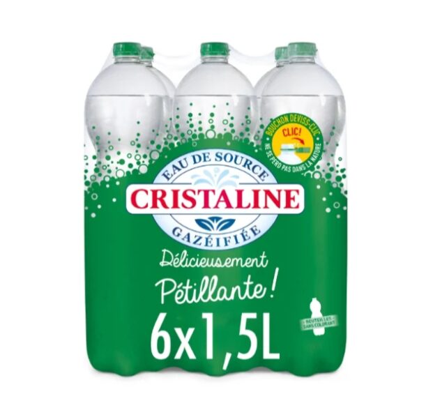 Lot de six flacons d'EAU GAZEUSE CRISTALINE de 1,5 L, avec un emballage vert et blanc avec des bulles et un texte en français.