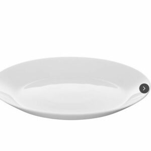 La PETITE ASSIETTE BLANCHE 19 CM est une assiette en céramique simple, blanche et ronde avec un bord légèrement surélevé, présentée sur un fond blanc.