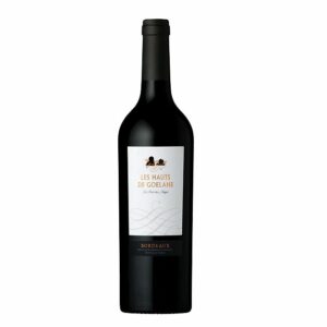 Une bouteille de 75cl de BORDEAUX ROUGE AOP LES HAUTS DE GOELANE avec un corps en verre foncé, une capsule noire et une étiquette blanche avec un texte en or et noir.