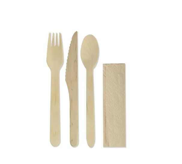 La DECORATION BUFFET AMBIANCE ANTILLAISE présente des couverts en bois biodégradables - fourchette, couteau, cuillère et serviette - disposés côte à côte sur un fond blanc.