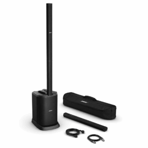 Système d'enceintes portables BOSE L1, composé d'une colonne d'enceintes haute, d'un socle, de deux câbles, d'une housse de transport et d'un module d'enceinte supplémentaire, le tout présenté sur un fond blanc.