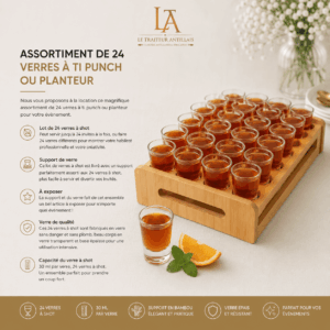 UN PLATEAU DE 24 VERRES À TI PUNCH, en bois, présente 24 verres remplis, posés sur une table accompagnée d’une orange coupée en tranches, de sucre, de feuilles de menthe et d’un texte informatif sur la location de verres à shot pour vos événements. Le tout est mis en valeur sur un élégant fond beige clair.