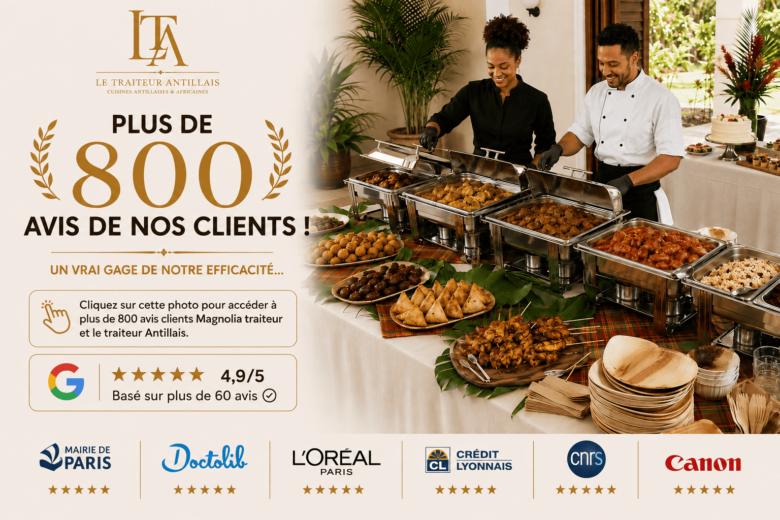 Deux traiteurs souriants servent des plats des Caraïbes à partir de réchauds lors d'un buffet. Une affiche met en avant plus de 800 avis clients avec une note Google de 4,9/5, et les logos des entreprises partenaires sont affichés en bas.