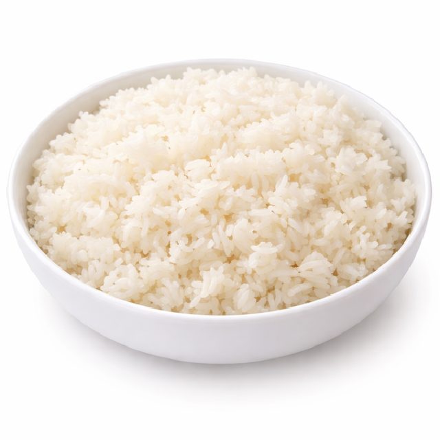 Une portion de RIZ BLANC CHINOIS (200g/pers) est présentée dans un bol en céramique blanche sur un fond blanc uni.